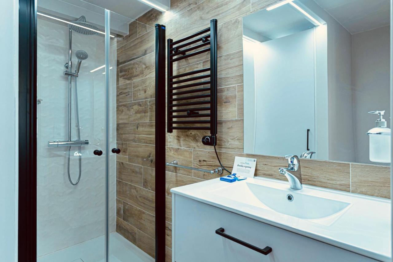 Downtown Plaza Apartment โอโกรูญา ภายนอก รูปภาพ